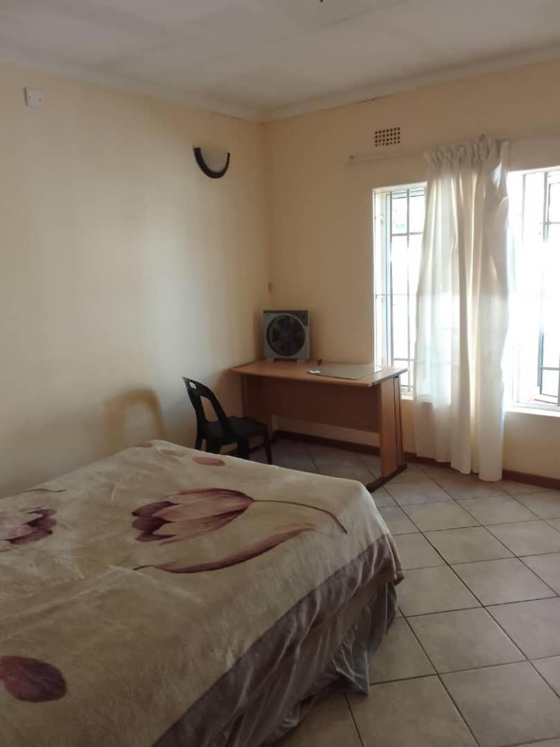 가보로네 Sugar Shack Backpackers Botswana B&B 외부 사진